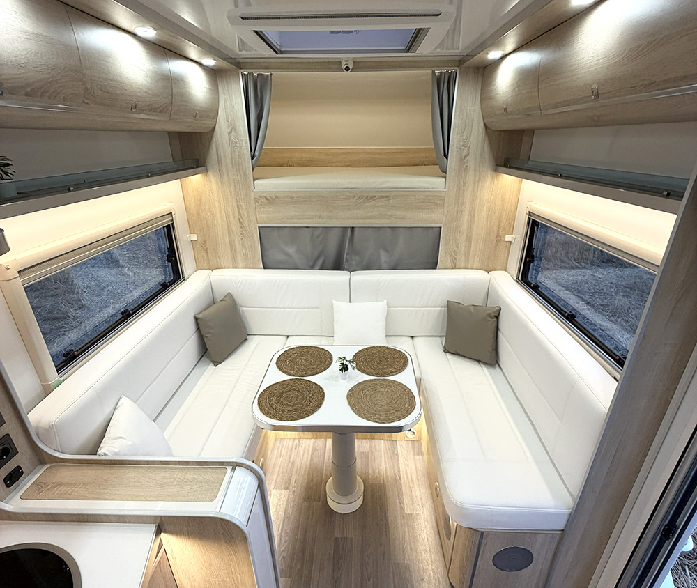 Yolcu Karavan Alkovenli Karavan İç Mekan